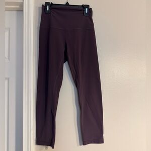 Lululemon women’s 
Size 4
